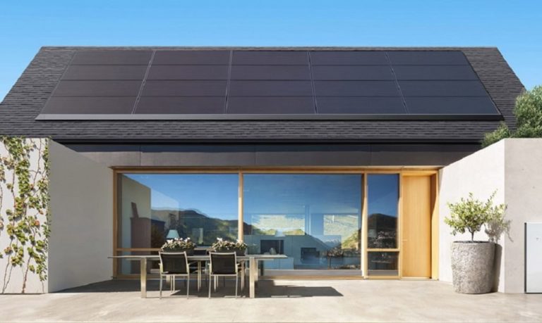 Tesla ќе претвори 50.000 домови во Австралија во генератори на соларна енергија