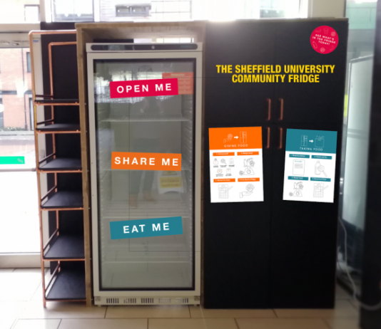 Обединетото Кралство се бори со отпадот од храна со фрижидери поставени по улиците