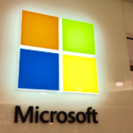 Microsoft го подготвува својот прв компјутер со вештачка интелигенција