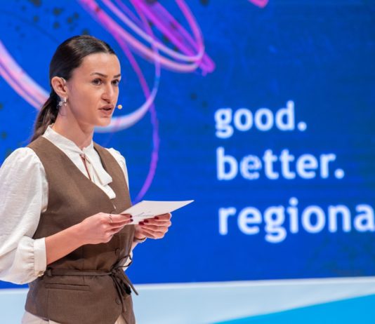 Катерина Климоска започна дигитално да ги поврзува занаетчиите и малите претприемачи со големите компании!