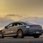 Mercedes воведува нов стандард во сообраќајот – тиркизна сигнализација за електрични возила