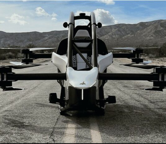 Кина ја пушти во погон првата фабрика за масовно производство на летачки автомобили во светот