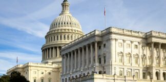 Американскиот Сенат усвои резолуција против царините на Трамп