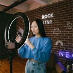 Крај на „експертите“ без диплома: Кина воведува построги правила за инфлуенсерите