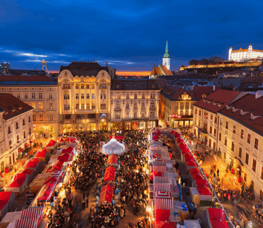 Еве кога се отвораат најубавите божиќни пазари во Европа