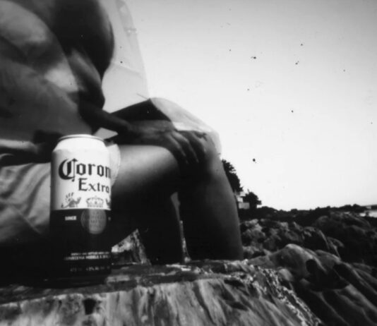 Пивото Corona ја прославува својата 100-годишнина со фотографии направени од сонцето