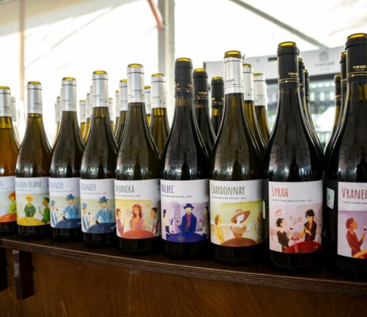 Бескрајно посветени на виното, традицијата и луѓето – одржано 16-то издание на Фестивалот на младо вино на „Тиквеш“