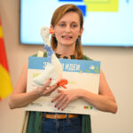 Роза Трајковиќ преку своите играчки полнети со сено и ароматични растенија го доближува мирисот на селото до децата