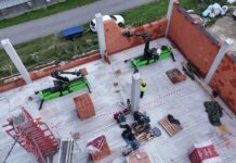 ВИДЕО: Роботот кој заменува шест ѕидари пристигнува во регионот!