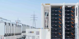 HELLENiQ ENERGY ја пушти во употреба својата прва батериска постројка за складирање електрична енергија во Солун